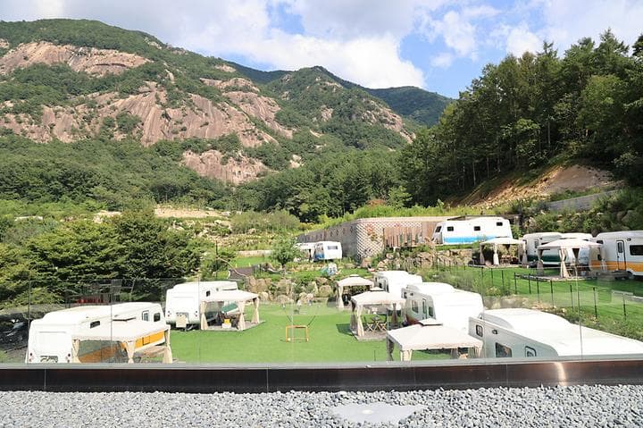 산정호수 마루글램핑 카라반 사진