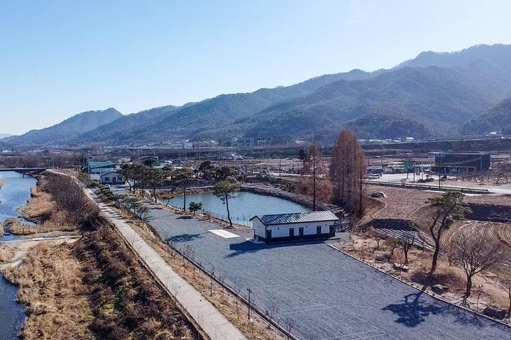 이른아침 캠핑장 사진